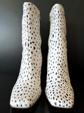 Load image into Gallery viewer, Cruella