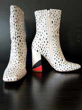 Load image into Gallery viewer, Cruella