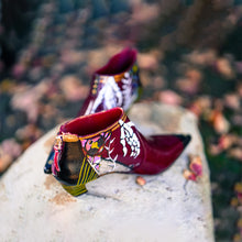 Load image into Gallery viewer, Bee